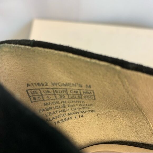 ROCKPORT Black Key Lock Suede Pump Sz 8.5 - Picture 9 of 9